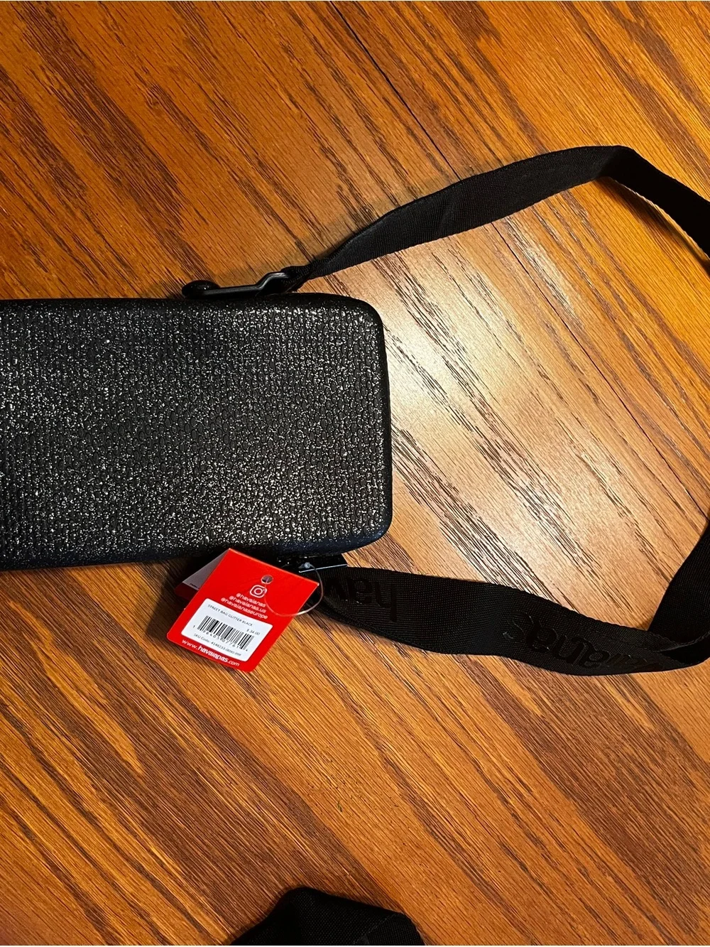 Havaianas Black Textured Crossbody Phone Pouch